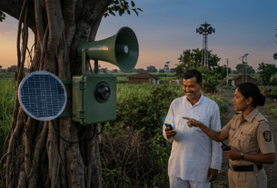 बिबट्याचा धोका टळणार! शिरूरमध्ये 'बेस अलार्म सिस्टम' कार्यान्वित; बिबट्या दिसताच वाजणार सायरन शिरूर (शिक्रापूर): शिरूर तालुक्यातील करंदी आणि परिसरात बिबट्याचा वावर वाढल्याने नागरिकांमध्ये भीतीचे वातावरण होते. या समस्येवर तांत्रिक तोडगा काढत वनविभागाने करंदी गावात कृत्रिम बुद्धिमत्तेवर (AI) आधारित ''बेस अलार्म सिस्टम'' यशस्वीपणे बसवली आहे. आता परिसरात बिबट्या दिसताच सायरन वाजणार असून, यामुळे ग्रामस्थांना तात्काळ सतर्क होता येणार आहे. काय आहे ही यंत्रणा? ही यंत्रणा कृत्रिम बुद्धिमत्तेवर आधारित असून ती कॅमेऱ्यांच्या साहाय्याने काम करते. जेव्हा एखादा हिंस्र प्राणी किंवा बिबट्या कॅमेऱ्याच्या टप्प्यात येतो, तेव्हा ही सिस्टम त्याचे विश्लेषण करते आणि तातडीने मोठा सायरन वाजवते. यामुळे रात्रीच्या वेळी शेतात जाणारे शेतकरी, मजूर आणि वस्तीवरील नागरिकांना बिबट्या जवळ असल्याची पूर्वसूचना मिळेल. ग्रामस्थांच्या मागणीला यश: करंदी परिसरात गेल्या काही दिवसांपासून बिबट्याचा वावर मोठ्या प्रमाणात वाढला होता. बिबट्याने पाळीव प्राण्यांवर हल्ले केल्याच्या घटना घडल्या होत्या, तसेच बिबट्या घरांच्या परिसरात फिरताना सीसीटीव्हीमध्ये कैद झाला होता. ग्रामस्थ आणि पोलीस पाटील वंदना साबळे यांनी यासंदर्भात वनविभागाकडे पाठपुरावा केला होता. वरिष्ठ कार्यालयाकडून निधी मंजूर होताच धामारी रोड परिसरात ही यंत्रणा बसवण्यात आली आहे. शिरूर तालुक्यात १७ ठिकाणी यंत्रणा: वनपरिक्षेत्र अधिकारी नीळकंठ गव्हाणे यांनी दिलेल्या माहितीनुसार, शिरूर तालुक्यात आतापर्यंत एकूण १७ ठिकाणी अशी 'बेस अलार्म सिस्टम' बसवण्यात आली आहे. इतर काही संवेदनशील गावांचे प्रस्तावही मंजुरीसाठी पाठवण्यात आले असून, निधी उपलब्ध होताच तिथेही ही यंत्रणा कार्यान्वित केली जाईल. या यंत्रणेच्या चाचणीवेळी वनविभागाचे अधिकारी सोपान अनासुने, पोलीस पाटील वंदना साबळे, आपत्ती व्यवस्थापन मित्र आणि ग्रामस्थ मोठ्या संख्येने उपस्थित होते. या तंत्रज्ञानामुळे शेतकरी आणि शाळकरी मुलांच्या सुरक्षेचा प्रश्न सुटण्यास मोठी मदत होणार आहे. #ShirurNews #LeopardSafety #ForestDepartment #AITechnology #WildlifeConservation #PuneNews #HumanWildlifeConflict #BreakingNews #BaseAlarmSystem #FarmerSafety #Karandi #Shikrapur #VillageSafety #MaharashtraWildlife #SafetyFirst