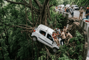 Miraculous Escape in Kannada Ghat: Car Plunges into Gorge, 4 Passengers Saved as Vehicle Gets Stuck in Trees