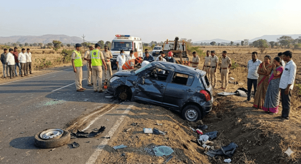 Tragedy in Jalgaon: Tyre Burst Leads to Fatal Car Accident; Two Dead and Two Severely Injured
