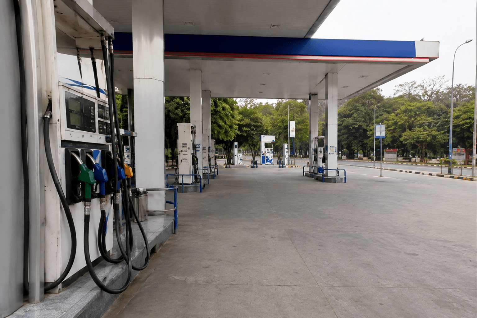 Will Petrol Pumps Be Closed Every Sunday? PIB Reveals the Truth