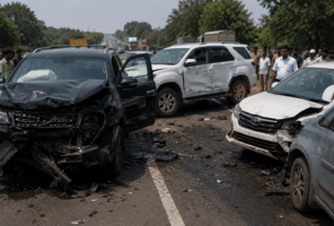 Collision in Nanded: Four Vehicles in MP Shrikant Shinde’s Convoy Crash While Avoiding Bike; No Injuries Reported.