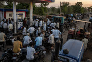 Farmers Clash in Long Queues for Diesel in Parbhani, While Sand Mafia Trucks Run Full in Vaijapur!"