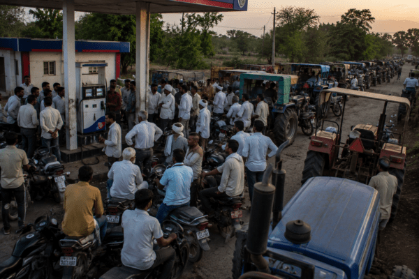 Farmers Clash in Long Queues for Diesel in Parbhani, While Sand Mafia Trucks Run Full in Vaijapur!"
