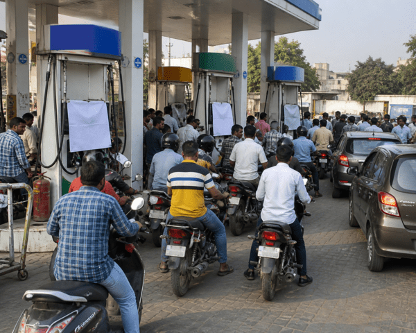 Fuel Crisis Grips Maharashtra: Beed and Dharashiv Districts Face Severe Petrol and Diesel Shortage as Pumps Run Dry