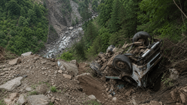 Truck plunges 400 feet into deep gorge, driver and conductor survive miraculously!  
