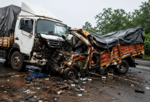 Karnataka Highway Horror: Over-Speeding Truck Rams Devotees' Vehicle, 6 Brutally Killed and 13 Critically Injured
