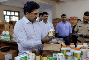 Tukaram Mundhe in Action Mode: FDA seizes Patanjali-linked products over misleading ads, major crackdown across Maharashtra!