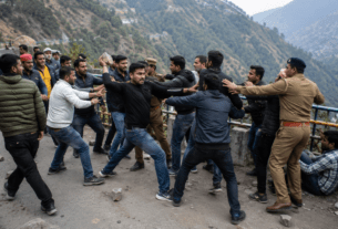 Mumbai Tourist Brutally Attacked and Chased with Stones Near Mussoorie as Police Watch Lip-Locked!