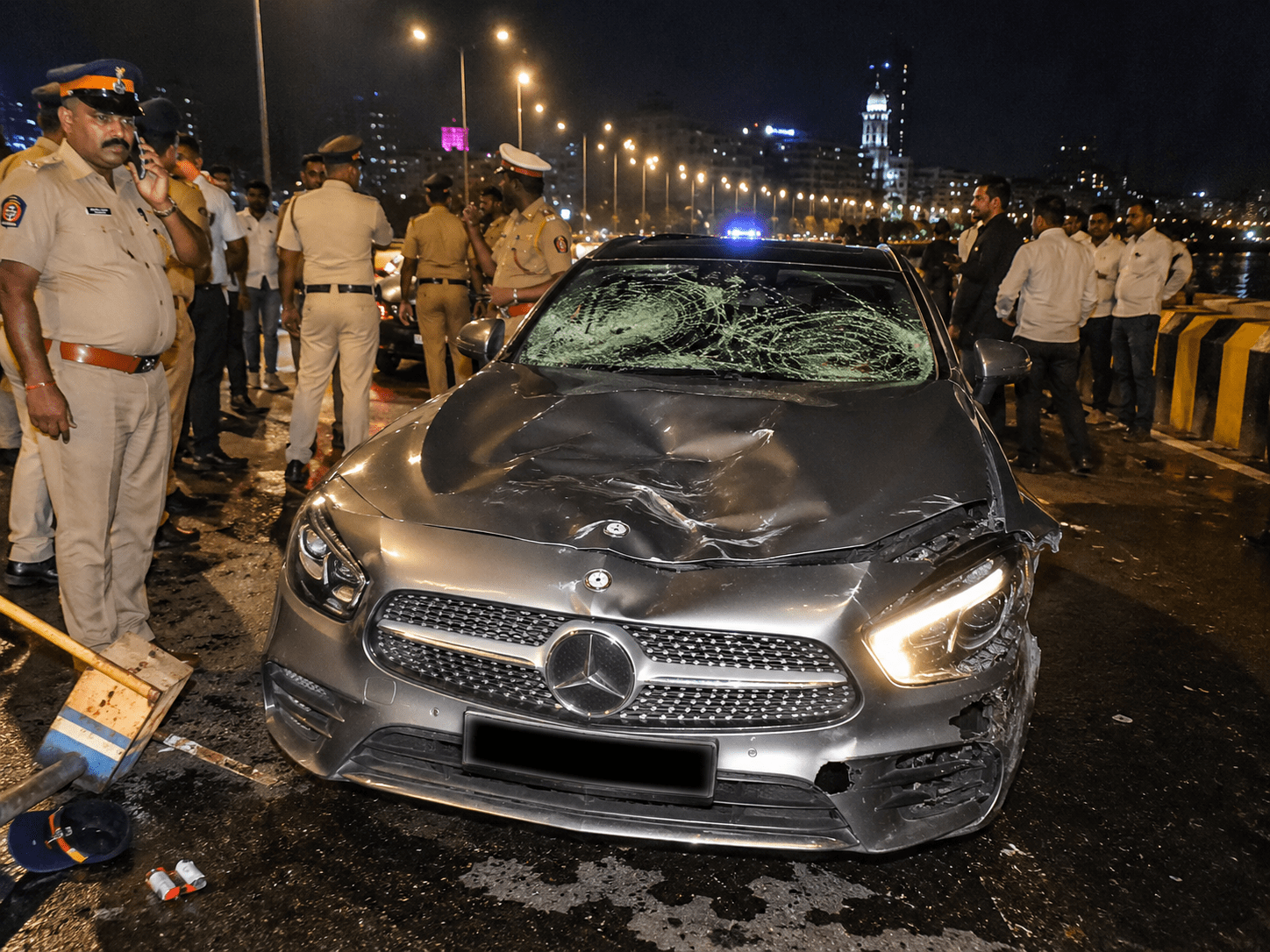Mumbai Shocked: Luxury Mercedes Car Mows Down On-Duty Police Constables At Marine Drive; Accused Nailed In Nalasopara!