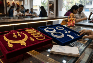 Gold Prices Hold Steady While Silver Slides for Third Consecutive Day: Check Today’s Rates!