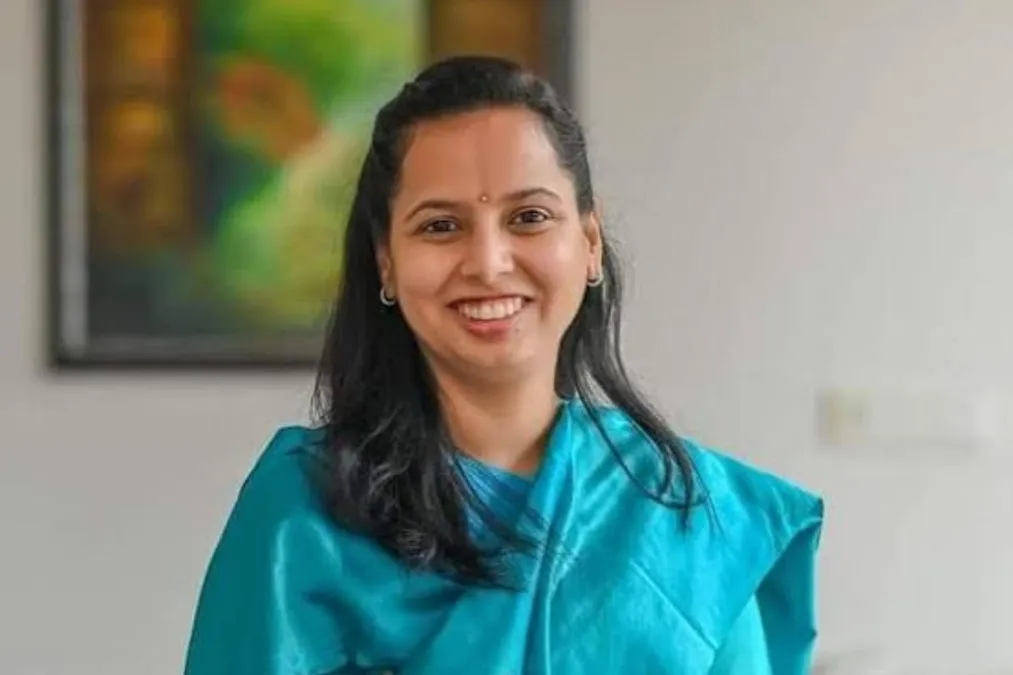Rohini Khadse Levels Serious Allegations Against Minister Aditi Tatkare's PA Rajesh Gaikwad Over Transfer Racket!