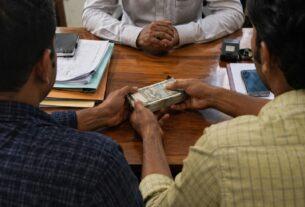 Navi Mumbai ACB Crackdown: APMC Deputy Secretary and Sanitary Inspector Arrested Red-Handed while Accepting ₹1.40 Lakh Bribe!