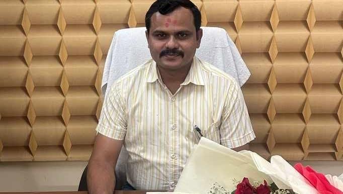 Ambad Tehsildar Vijay Chavan Arrested for Accepting Rs 6.40 Lakh Bribe to Allow Illegal Sand Mining.