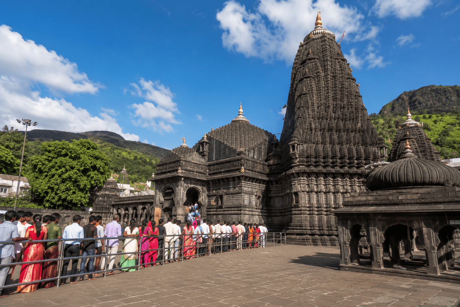Trimbakeshwar Temple Introduces New VVIP Darshan Fee of ₹2500: Check Details
