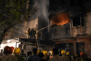 Massive Fire in Tughlakabad Extension Building Kills Three; Firefighters Break Terrace Lock to Rescue Trapped Residents!