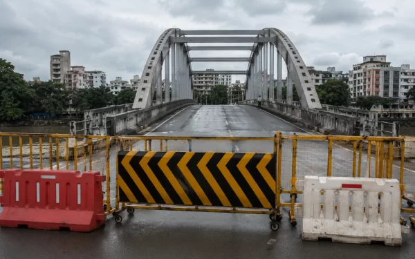 Pune's Bhide Bridge Closed for Metro Construction: Know the Closure Schedule and Alternative Routes! 
