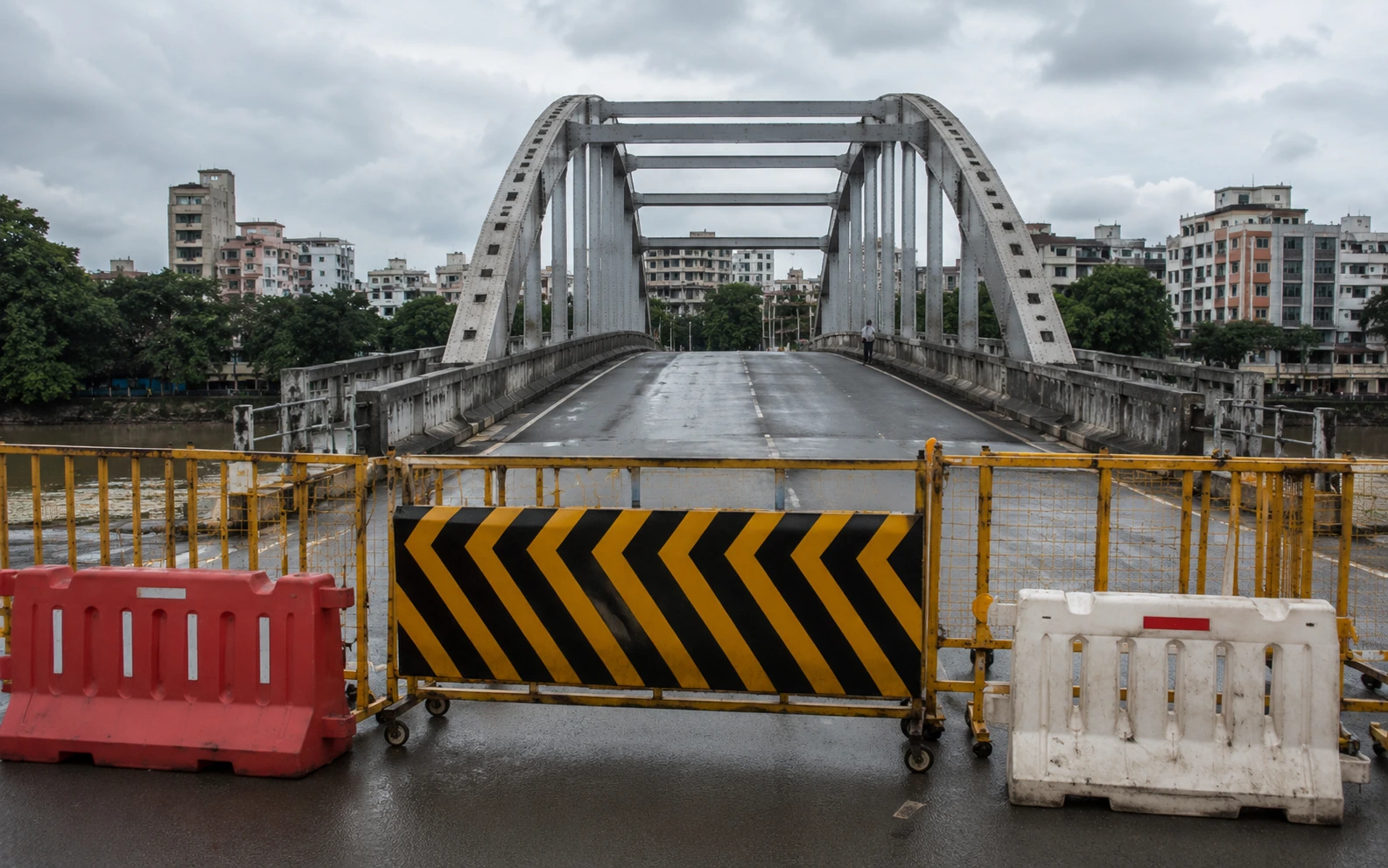 Pune's Bhide Bridge Closed for Metro Construction