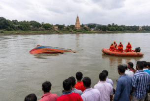 Tragedy in Godavari: Overcrowded Boat Capsizes During Adhik Maas Pilgrimage, 2 Women Devotees Dead; Massive Rescue Action Underway!
