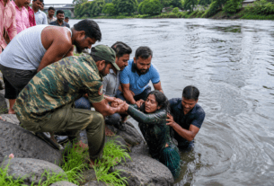 Courageous Rescue: Married Woman Saved from Jumping into Indrayani River by Locals and Wildlife Rescuers