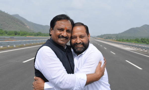 Political Earthquake on Samruddhi Highway! Ambadas Danve and Abdul Sattar’s Surprise Hug Sparks Rumors of Shiv Sena Reunion.