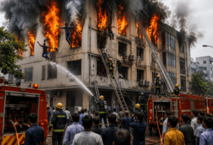 Massive Fire at Lucknow Coaching Centre: Students Jump From Windows to Save Lives as 14 Fire Tenders Rush to the Spot.