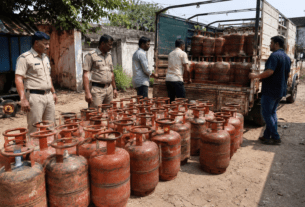 Major Crackdown in Daund: 56 Illegal Gas Cylinders and Valuables Worth ₹5 Lakh Seized by Authorities.