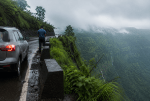 Tragedy in Tamhini Ghat: Six Pune Youths Die After Thar Car Falls into 500-Foot Gorge