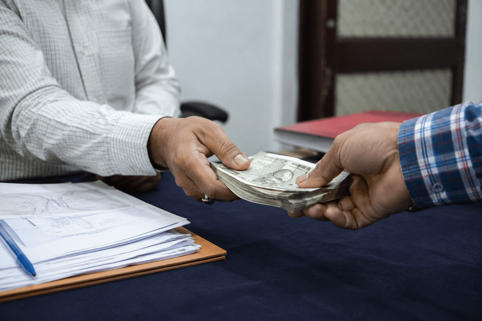 Ambernath Revenue Officer Caught Red-Handed Accepting Bribe of ₹20,000 for 7/12 Mutation.