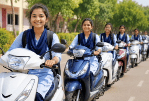 Good News for UP Students: Yogi Government to Provide Free Scooties to 50,000 Meritorious Girls Under 'Rani Lakshmibai Yojana'