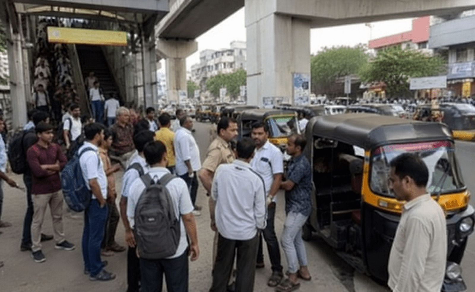Pune Commuters Face Daily Struggle Due to Unruly Cab and Rickshaw Drivers.