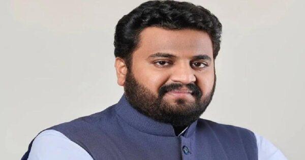 Vikram Kakade Wins Pune Legislative Council Seat Unopposed!
