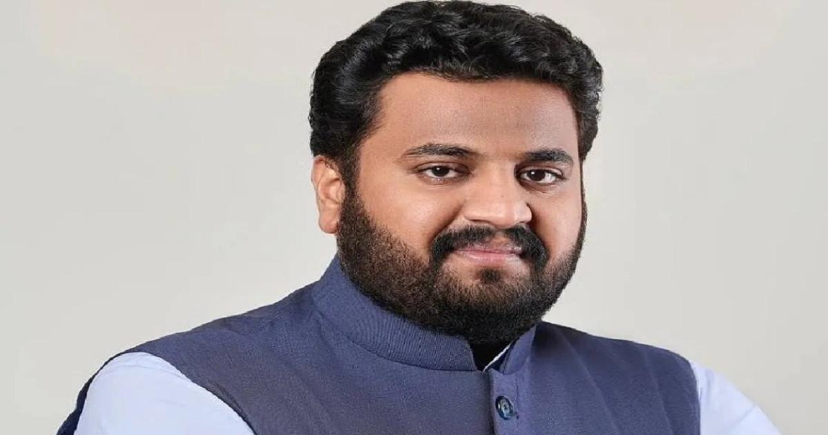 Vikram Kakade Wins Pune Legislative Council Seat Unopposed!