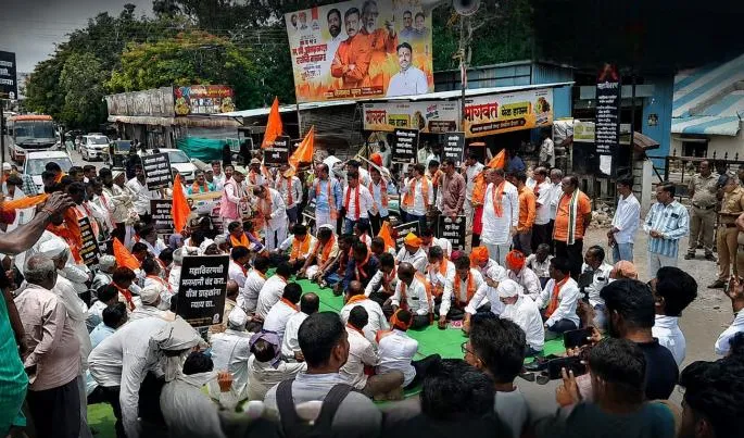 Uddhav Thackeray's Shiv Sena Blocks Highway in Dharashiv