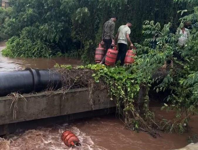 Raigad: 3,000 LPG Cylinders Swept Into Patalganga River