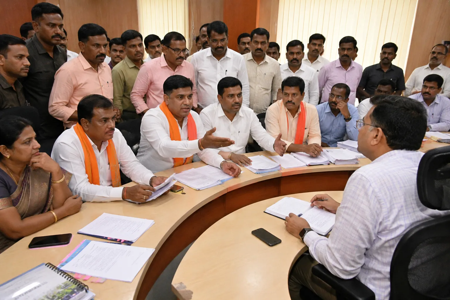 Solapur Municipal Corporation: BJP Corporators Frustrated Over Fund Shortage; Crore-Worth Works Stalled Despite Pleas