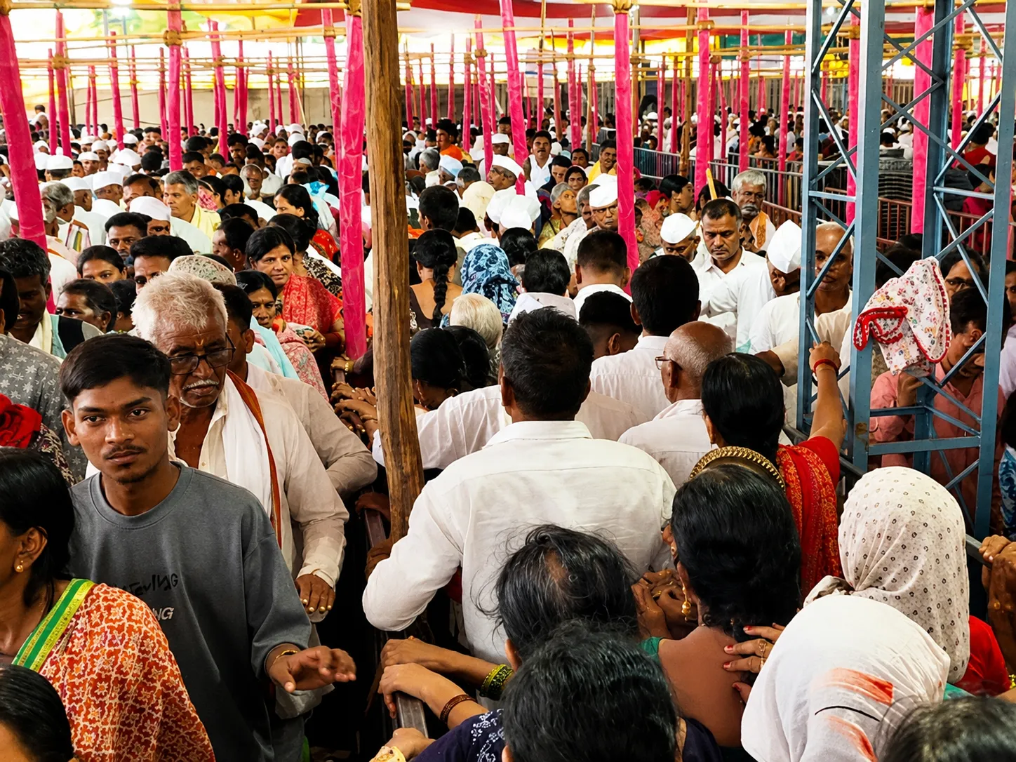 Ashadhi Celebration in Pandharpur: Vitthal's Darshan Queue Extends Five Kilometers