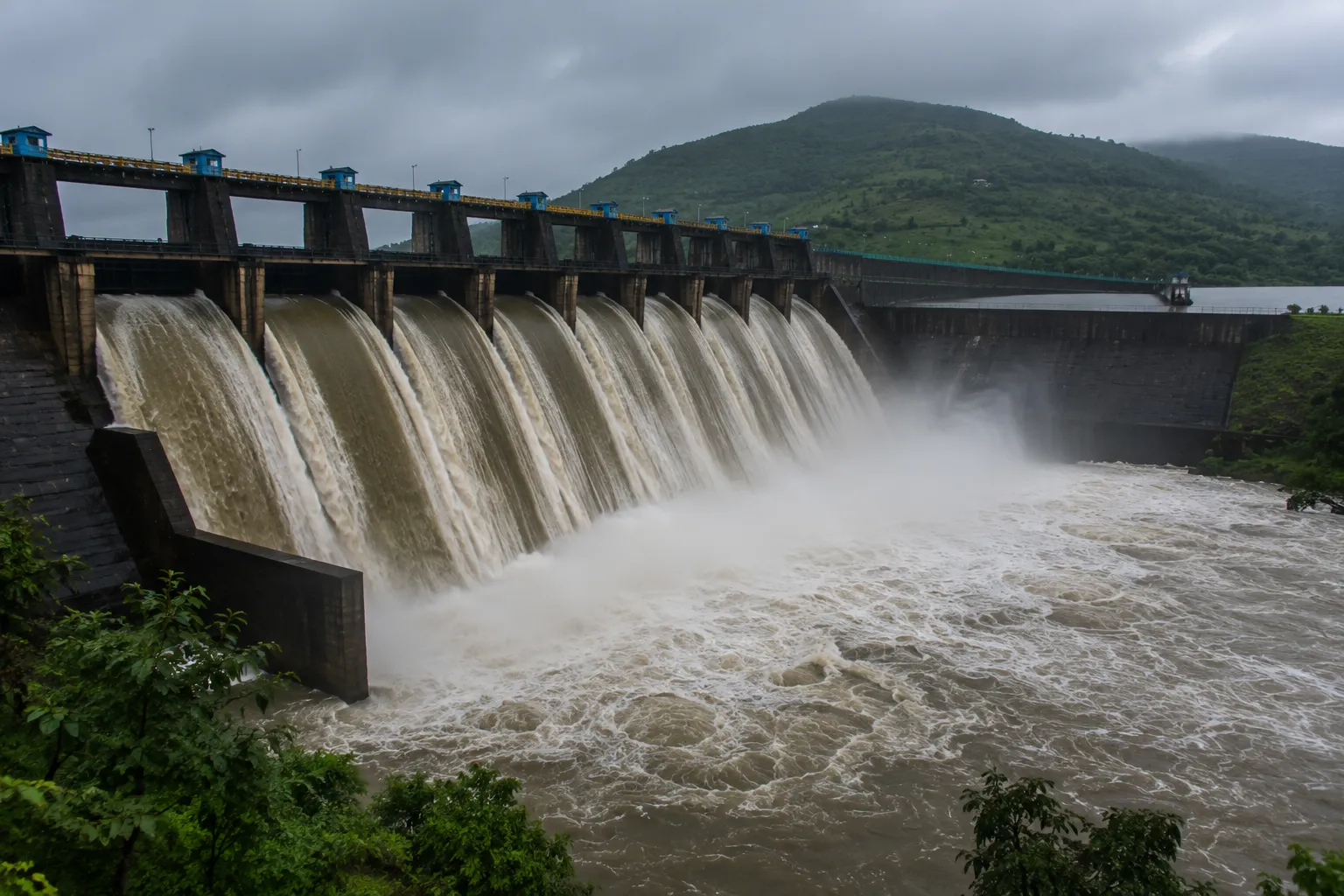 Pawana Dam Reaches 95% Capacity: Water Discharge Starts at 800 Cusecs, Likely to Increase Up to 5,000 Cusecs; Riverside Residents on High Alert"