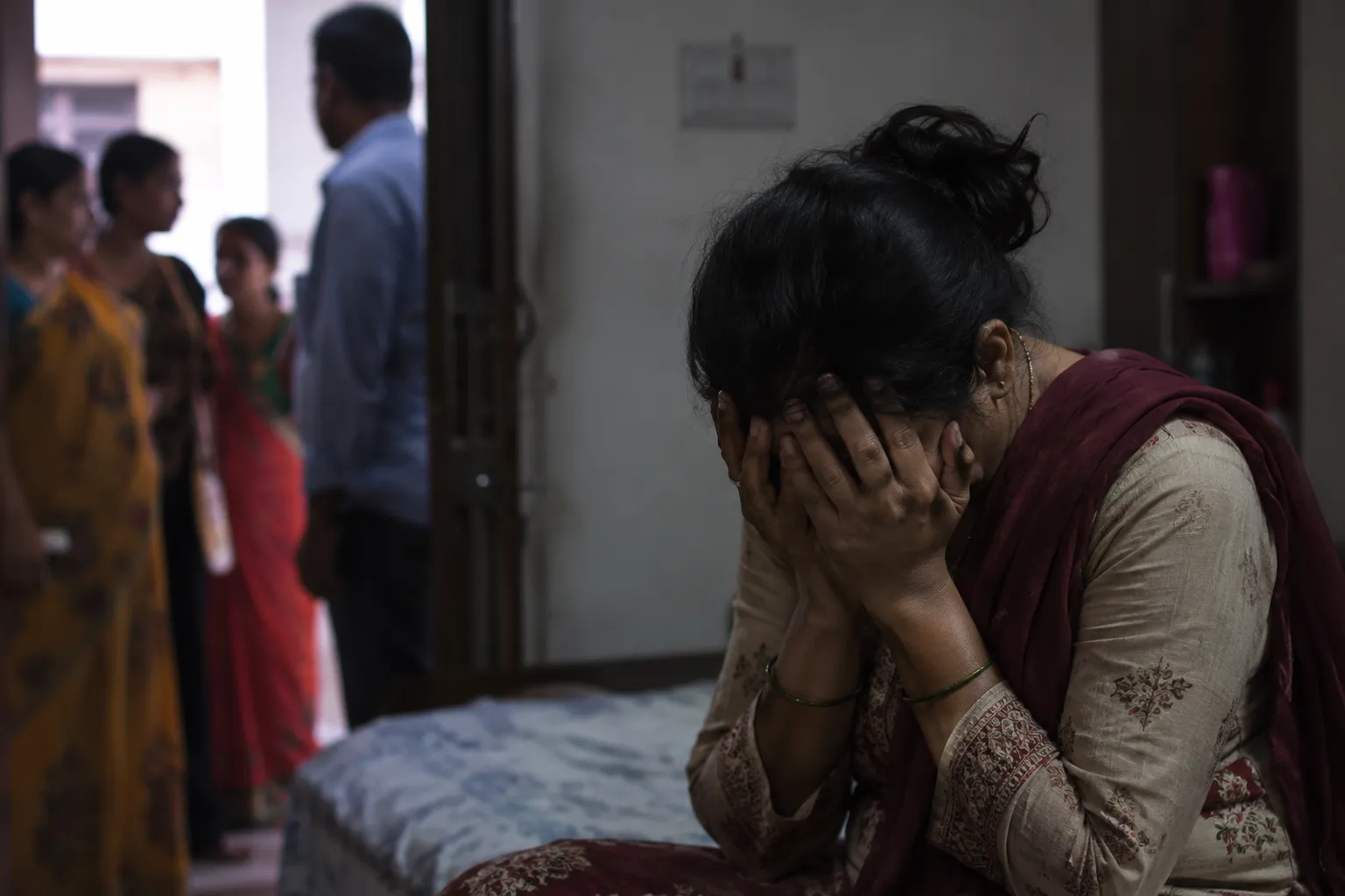 Pune: Disturbed by Face Acne Married Woman Takes Extreme Step