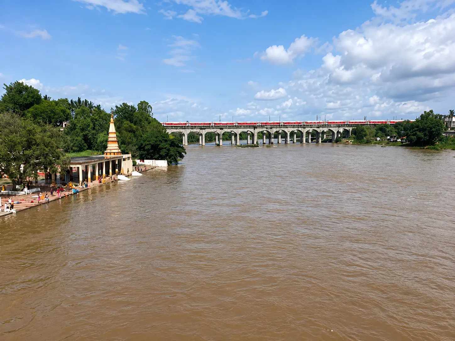 Veer Dam Reaches 100% Capacity: Massive Discharge of 15,011 Cusecs