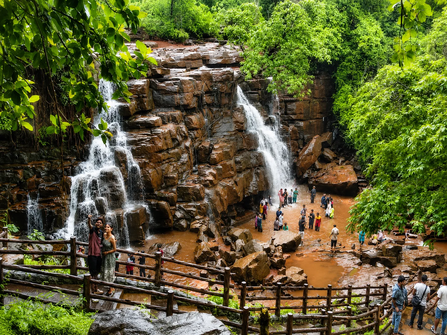 Violent Clash at Savdav Waterfall: Tourists from Kolhapur
