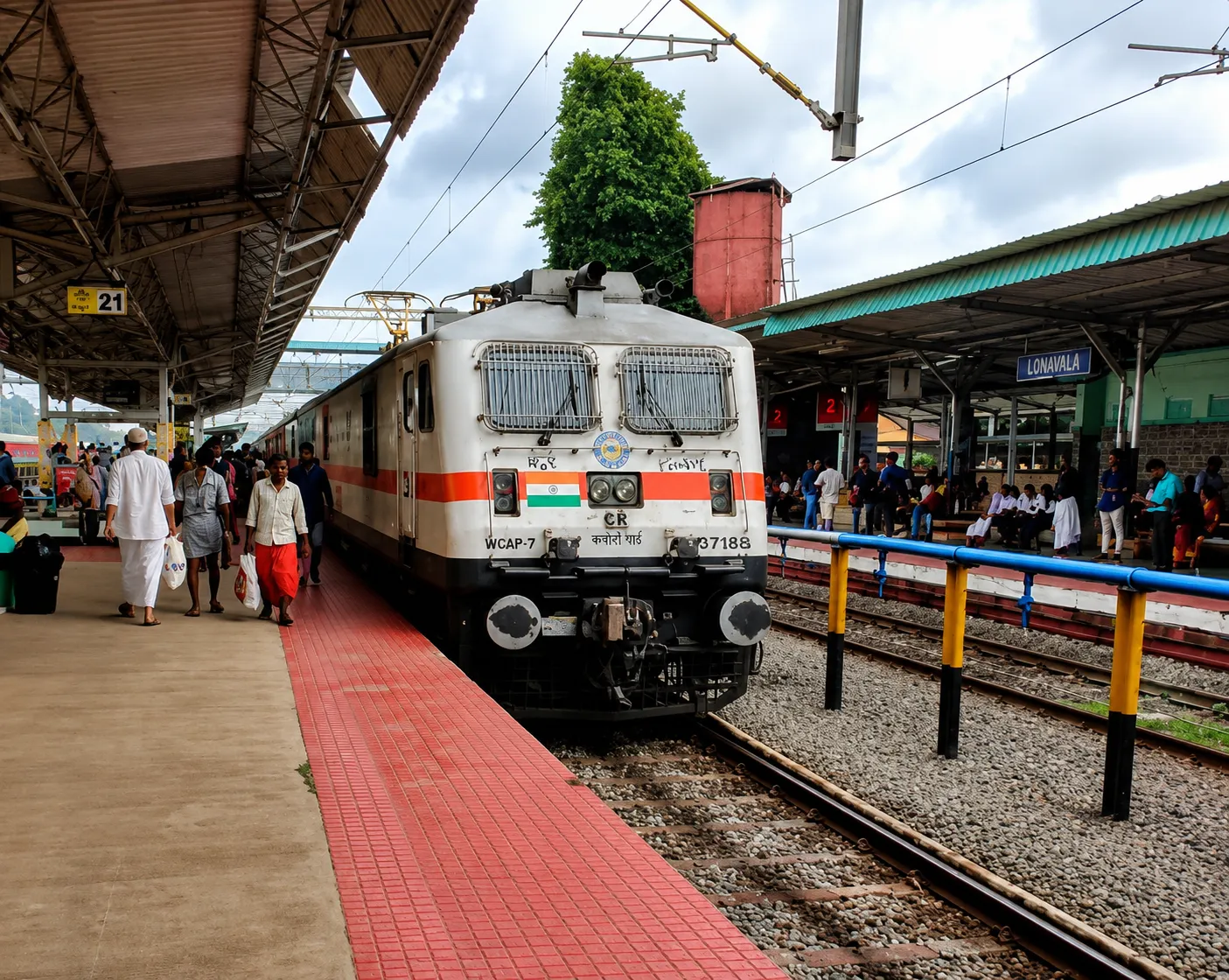 Mumbai: Major Setback for Mumbai–Pune Rail Passengers!