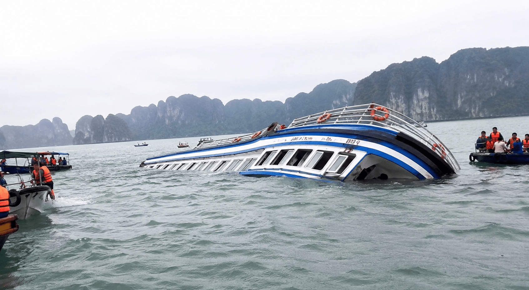Vietnam Boat Tragedy: 15 Indian Tourists Dead as Speedboat Capsizes Near Phu Quoc Island; Indian Embassy Launches Emergency Helplines!