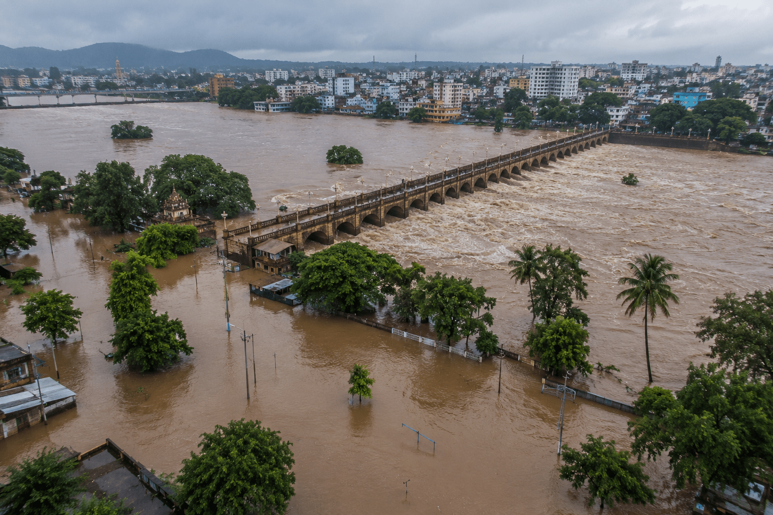 Heavy Rain Pounds Kolhapur; Rajaram Dam Water Level Reaches 29 Feet, 33 Barrages Submerged!