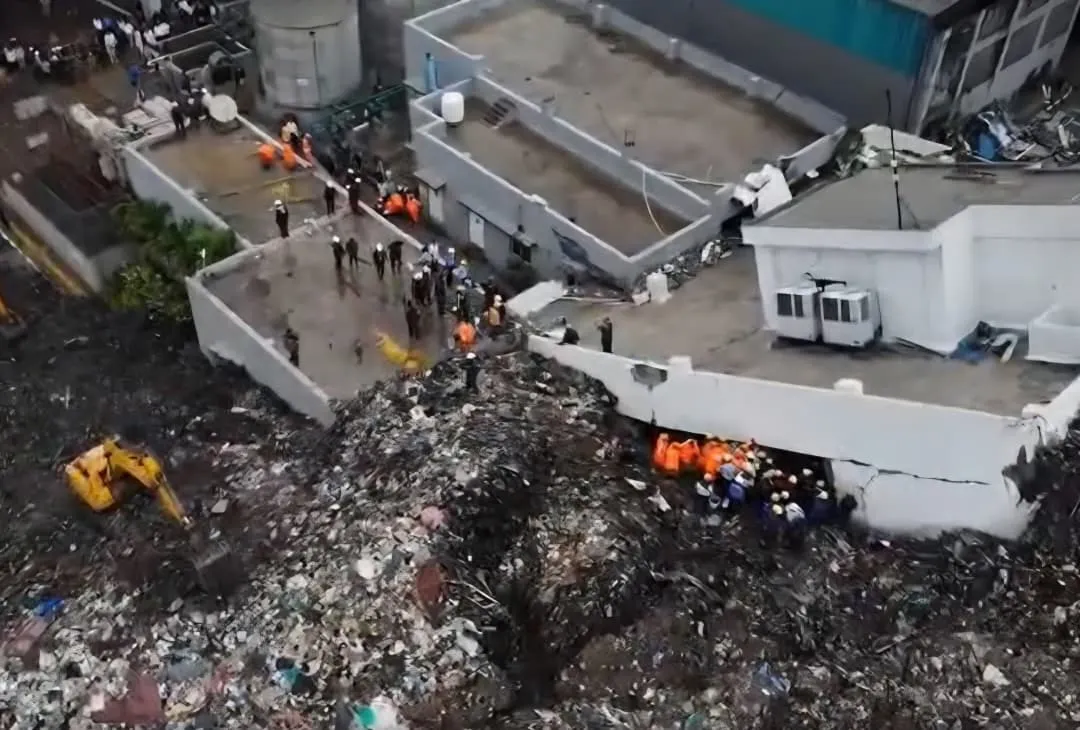 Pune Horror: Garbage Mound Crushes Building