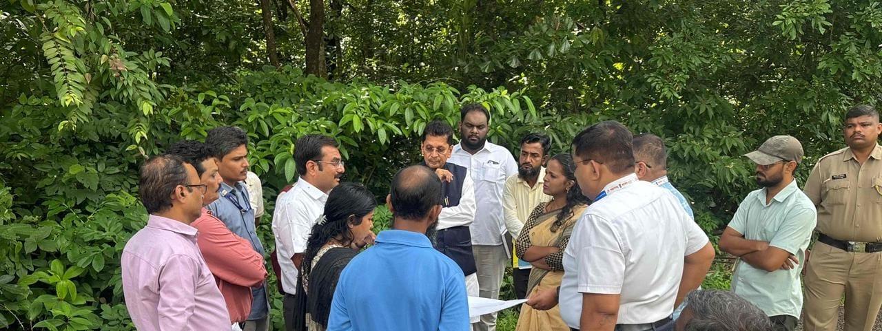 MLA Deepak Kesarkar Conducts On-Site Inspection of Sawantwadi