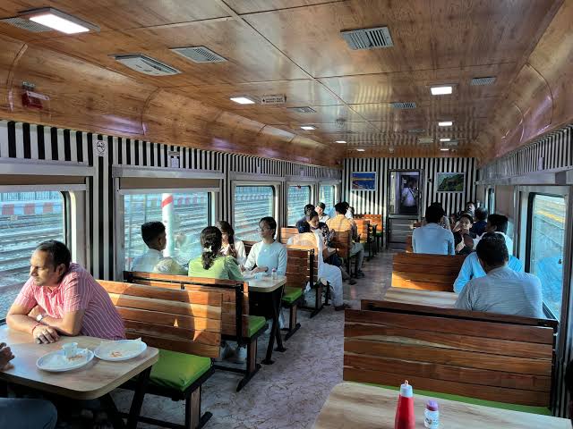 Mumbai-Pune's Beloved 'Deccan Queen' Gets a New Heritage Look; Classic Dining Car Restored to Its Legendary Glory!
