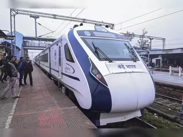 Vande Bharat Under Fire! Passengers Raise Serious Concerns Over Cleanliness