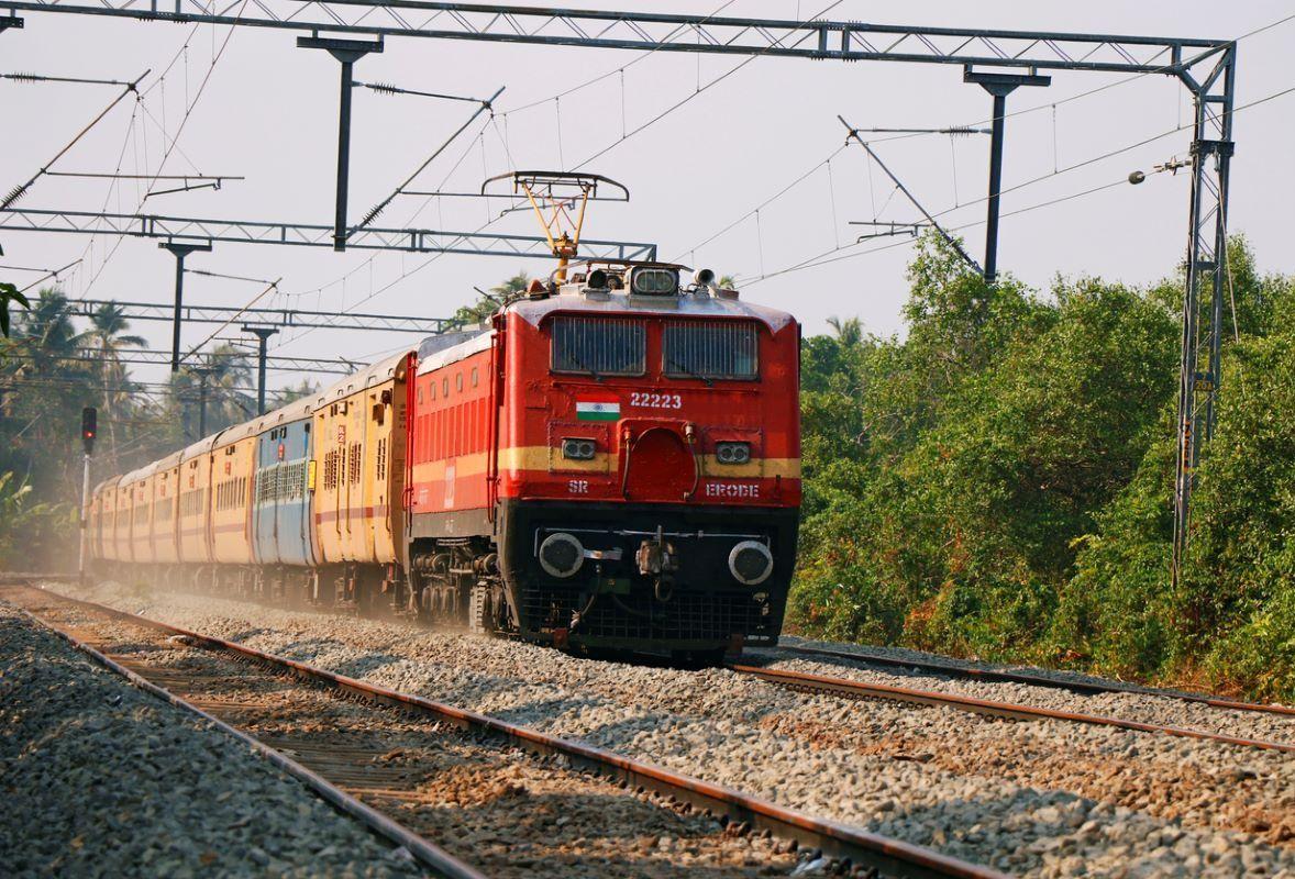 "Big Win for Commuters: Pune-Kolhapur Special Train Now a Permanent Daily Express!"