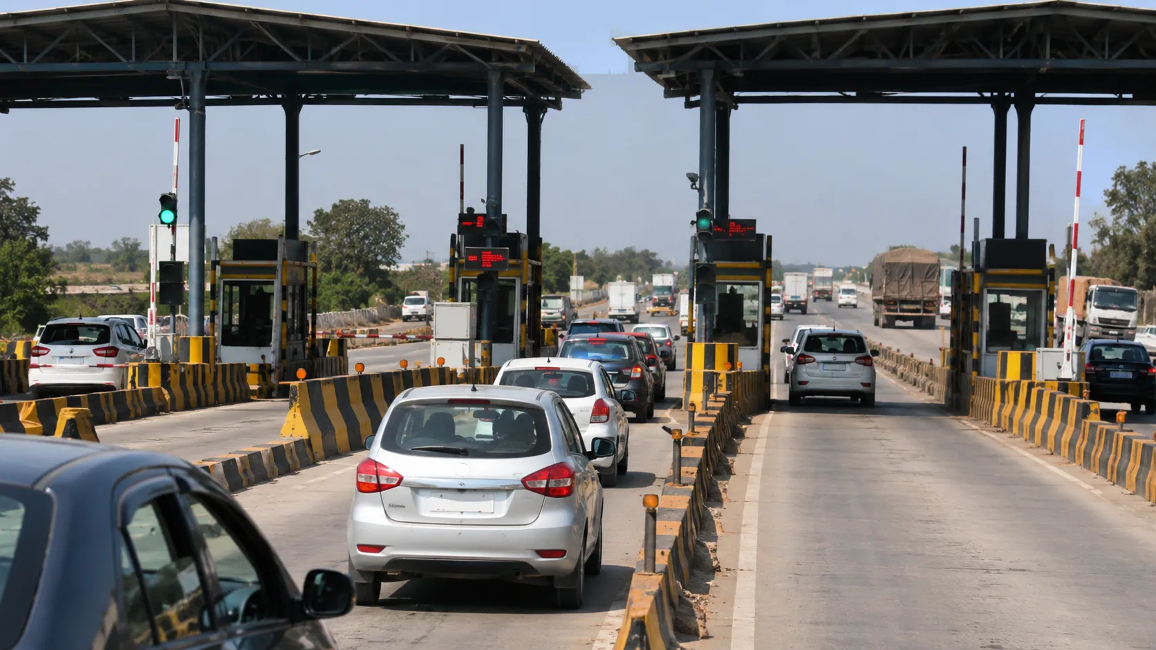 Nanded-Hingoli Toll Plaza Controversy: Two Toll Booths Within 80 Kilometers Violate Norms, Sparking Outrage and Financial Burden on Vehicle Drivers