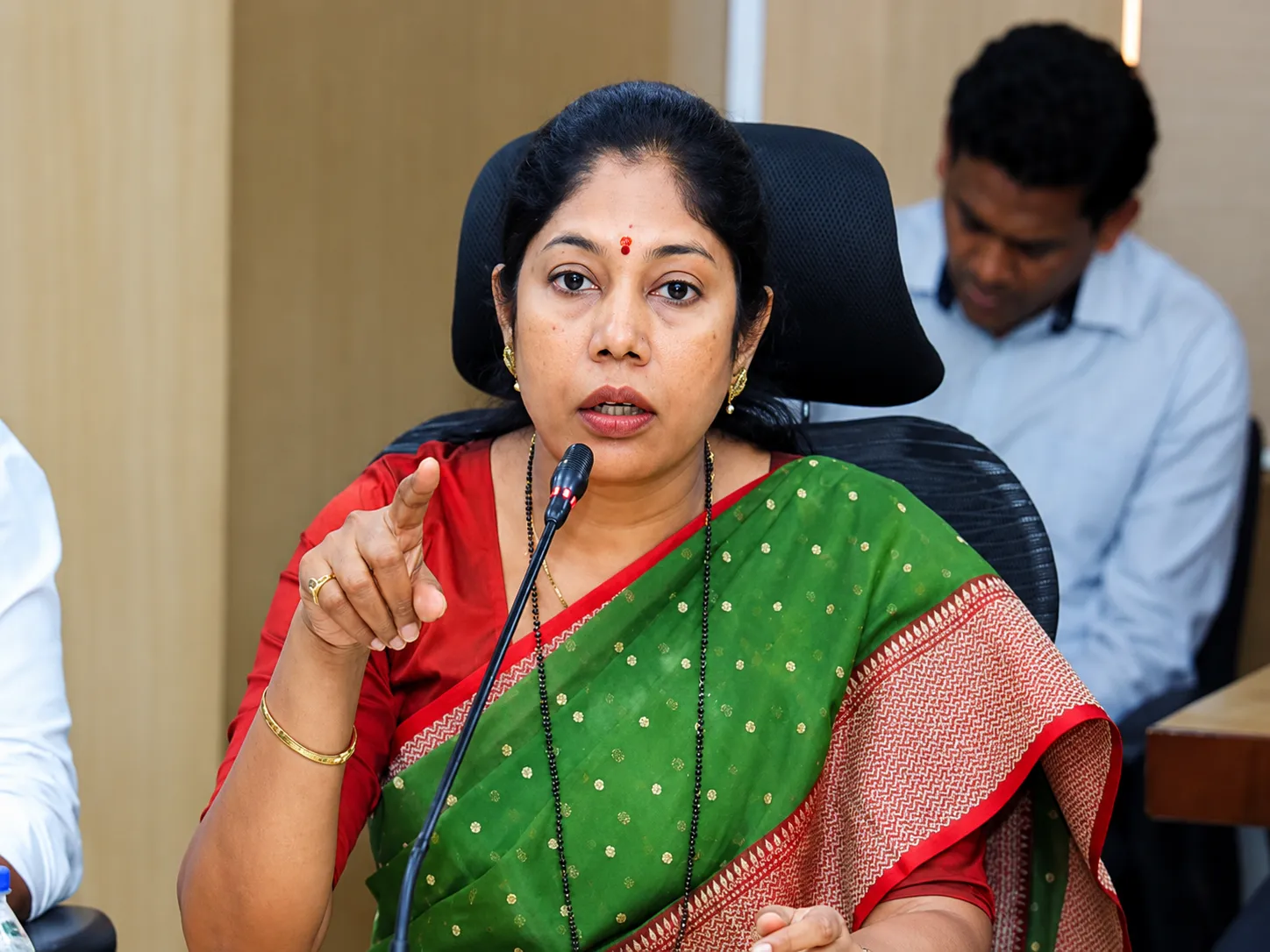 Pune Mayor Manjusha Nagpure Warns Encroaching Dhol-Tasha Teams
